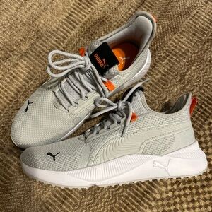 PUMA Men's Gray Running Shoes Sports Sneakers Size 10.5 Lace up